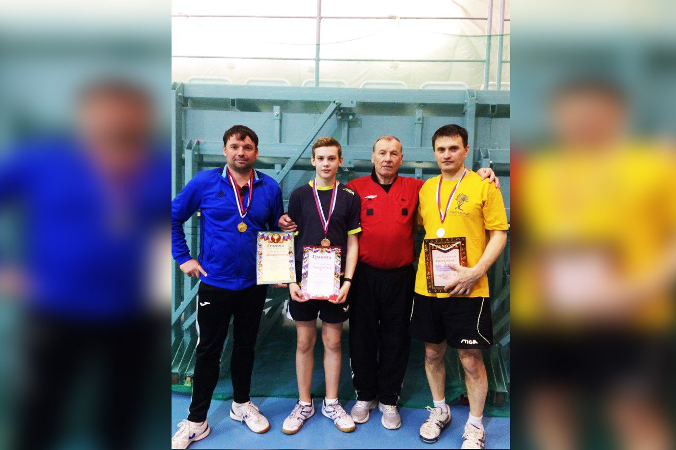 Александр Давыдов выиграл соревнования по настольному теннису