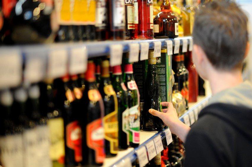 Минздрав предложил продавать крепкий алкоголь с 21 года