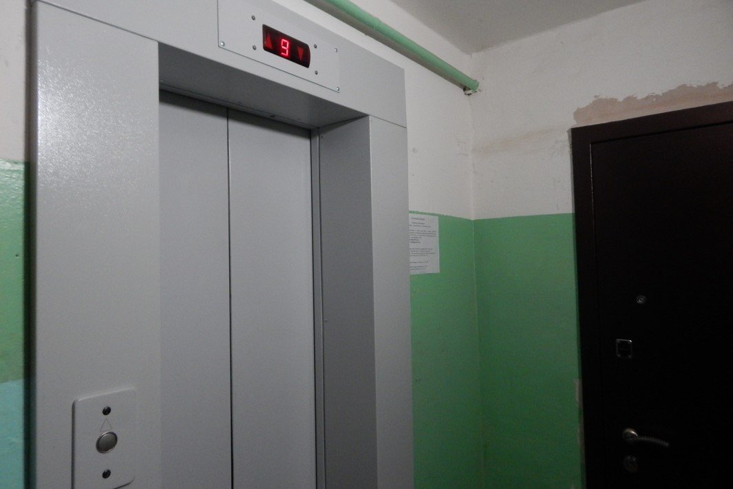 В пяти домах заменят лифты в 2024 году