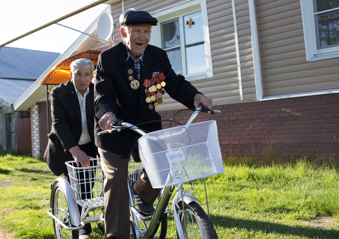Ветерану войны подарили велосипед