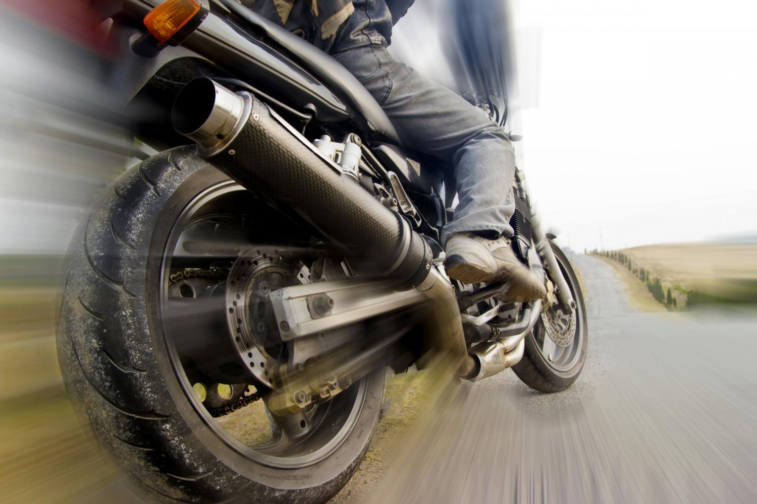 Водитель «Лады» отправил в больницу 18-летнего мотоциклиста