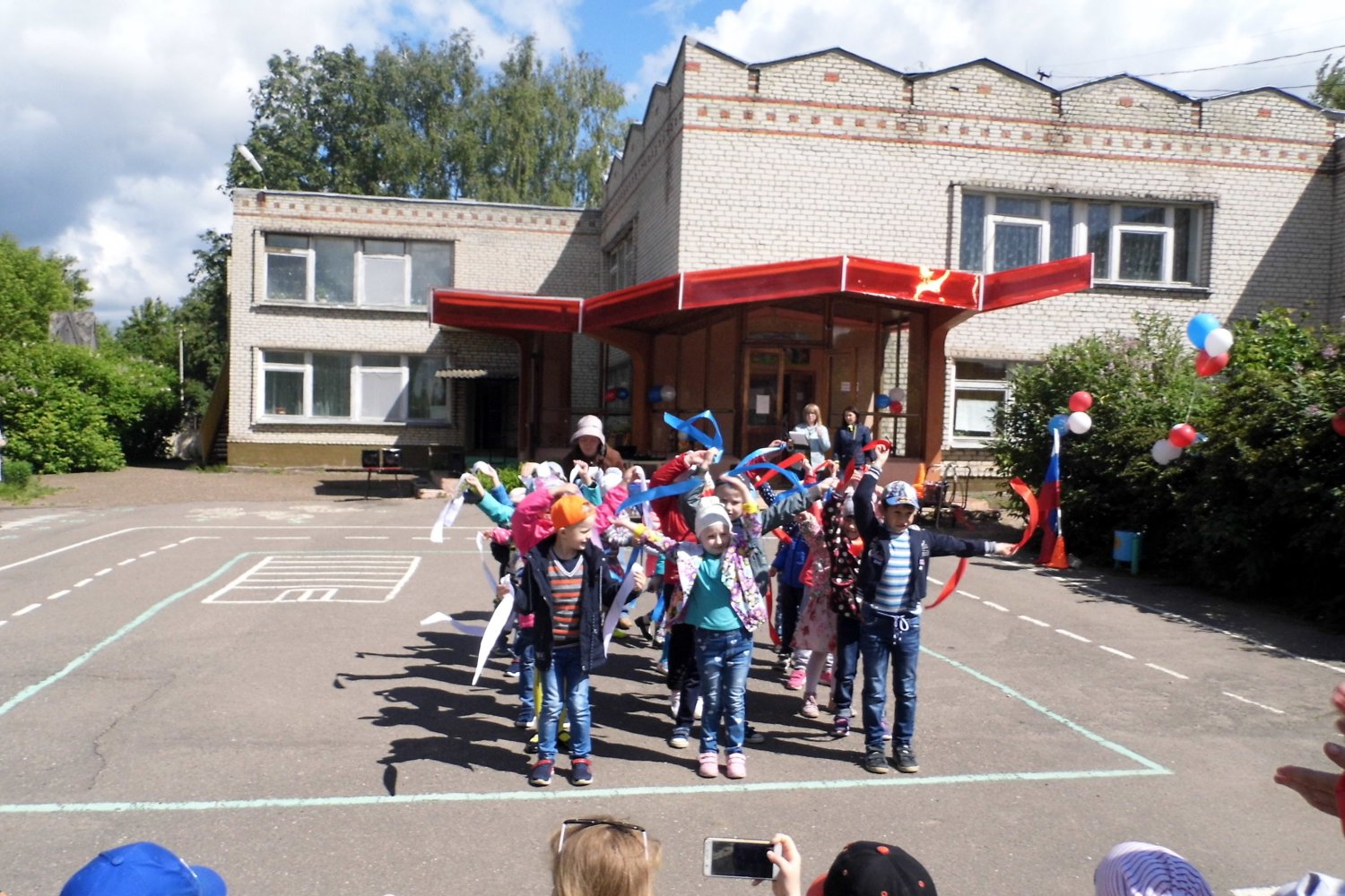 В детских садах города отметили день России