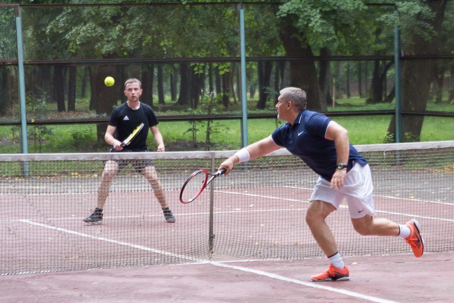 Власти планируют снести теннисный корт в парке
