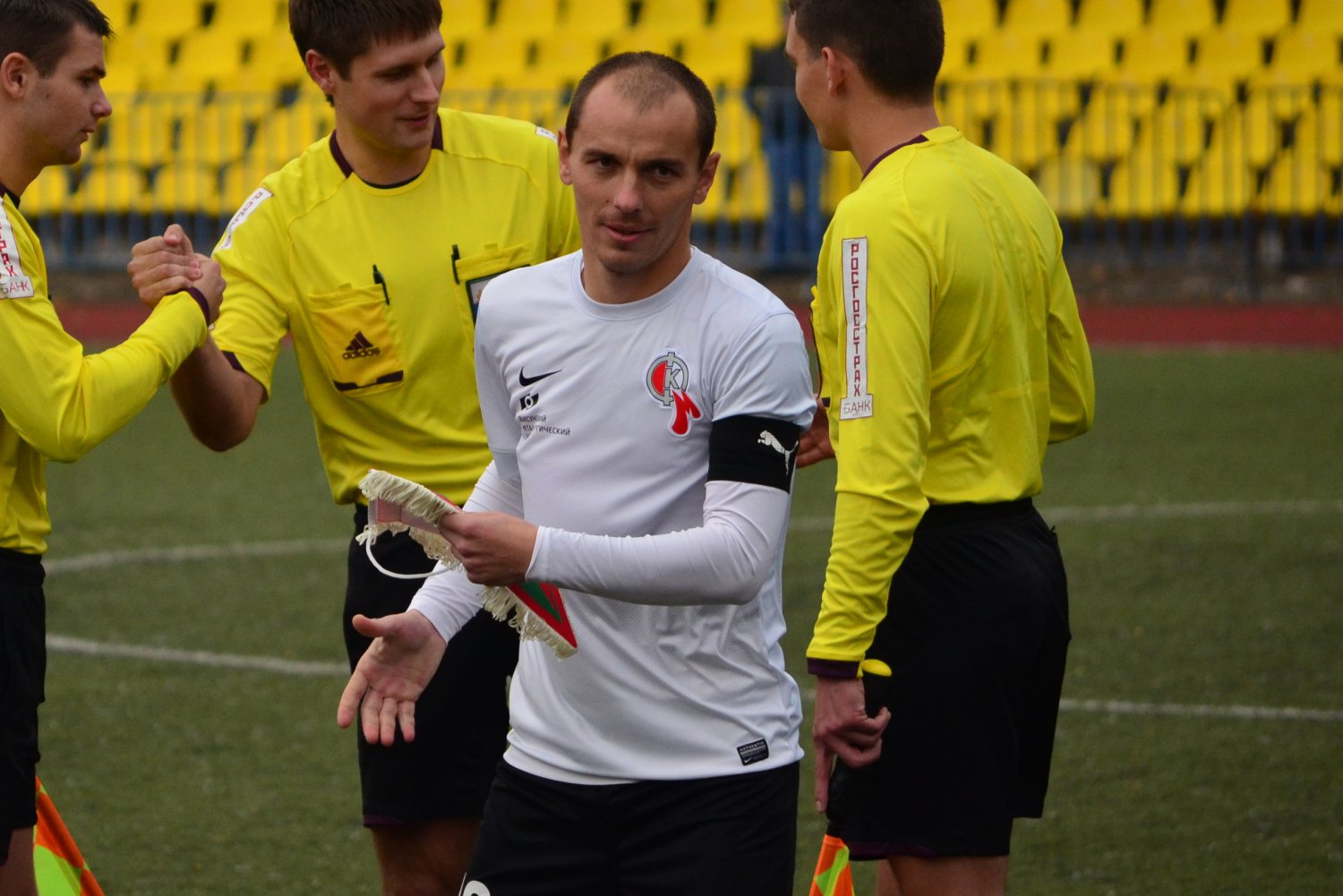 Алексей Нибусин — лучший футболист сентября