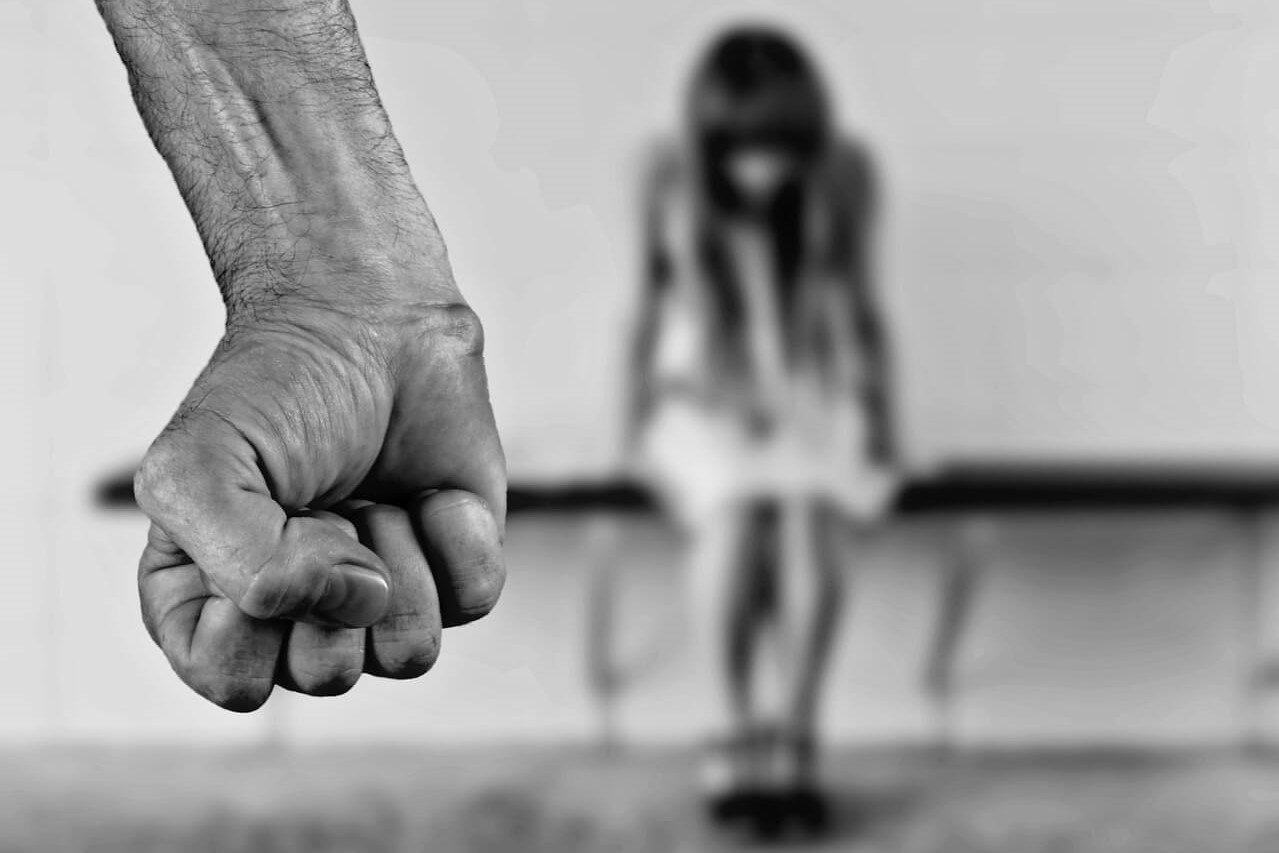 Педофилу дали 12 лет за надругательство над девочкой