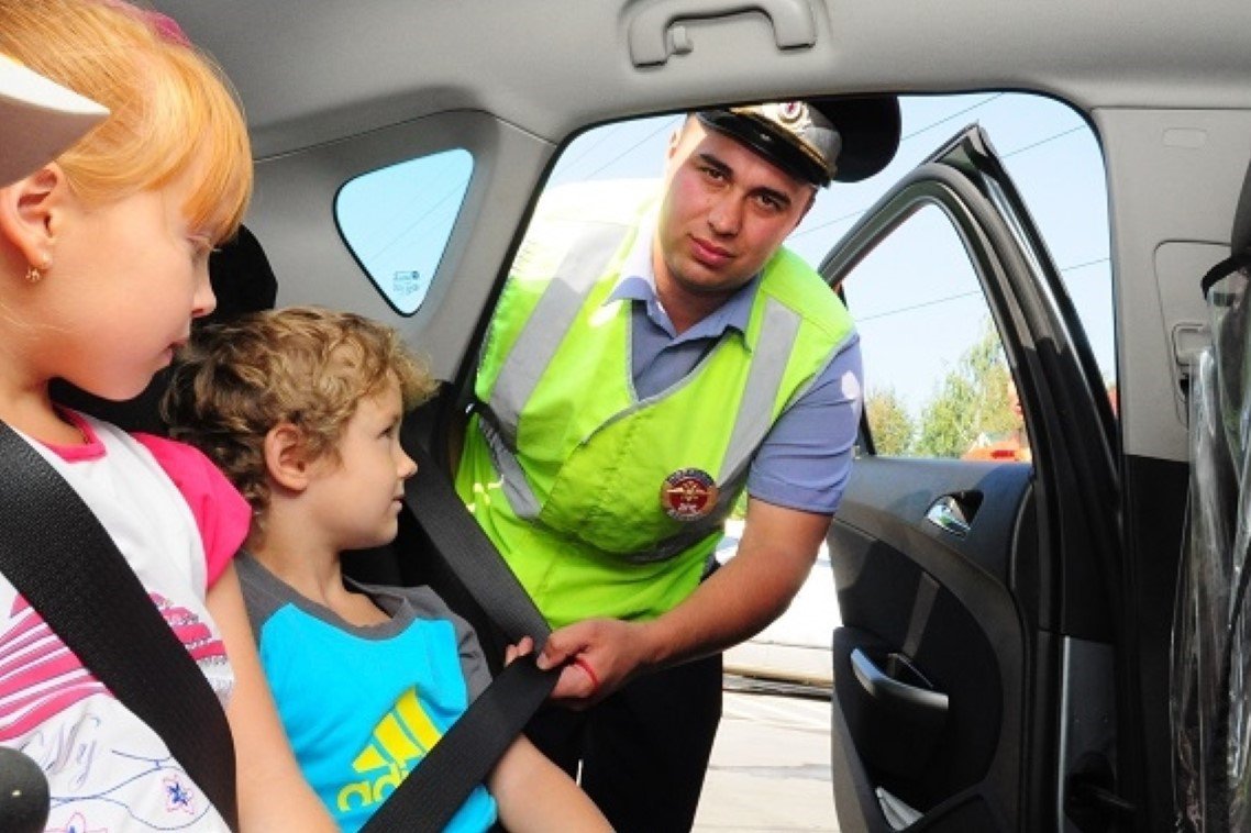 14 водителей оштрафовали за неправильную перевозку детей