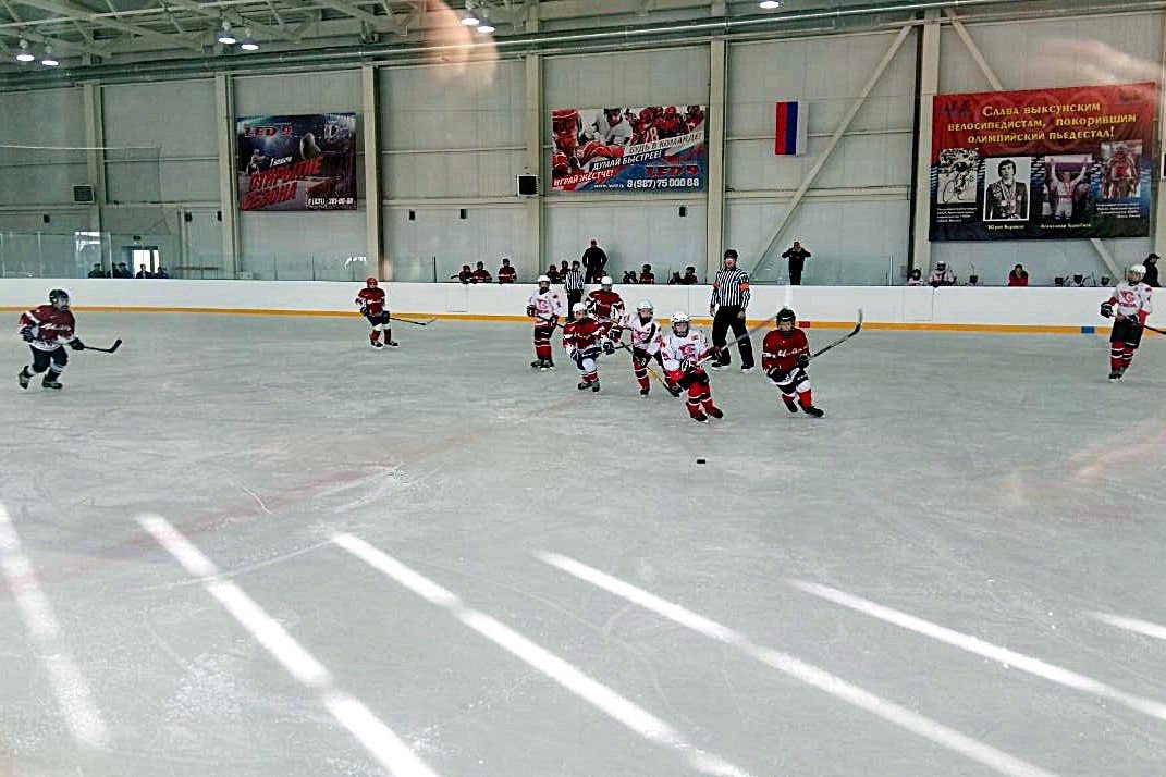 Хоккеисты «Металлурга» разгромили «Сокол» из Новочебоксарска