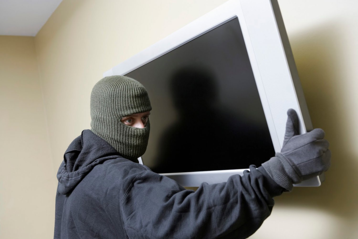 Из квартиры в микрорайоне Гоголя украли телевизор