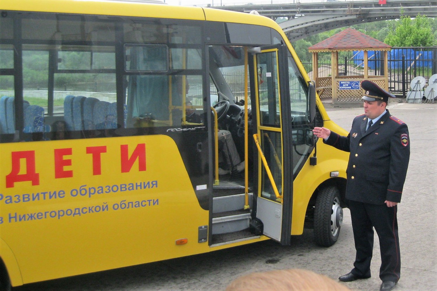 Ближнепесоченская школа купила автобус