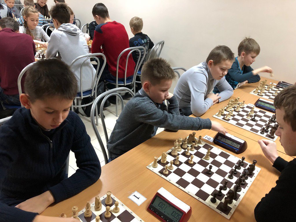 Максим Панков выиграл турнир по быстрым шахматам
