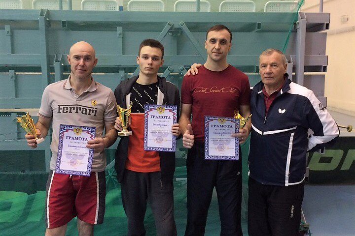 Дмитрий Давыдов выиграл новогодний турнир по настольному теннису