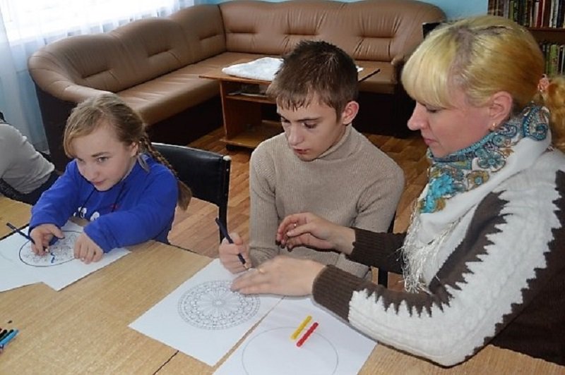 Арт-терапию для детей-инвалидов провели в Выксе