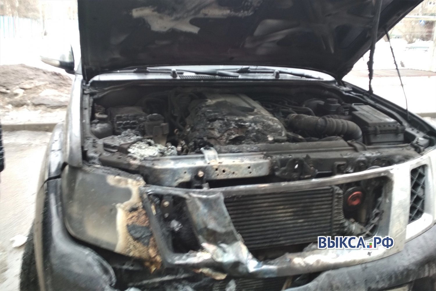 Очевидцы потушили горевший автомобиль в Юбилейном