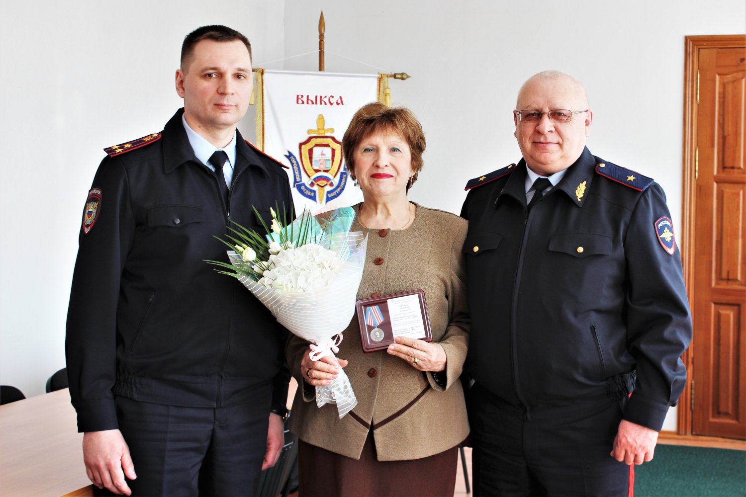 Надежду Ефимову наградили медалью «300 лет российской полиции»
