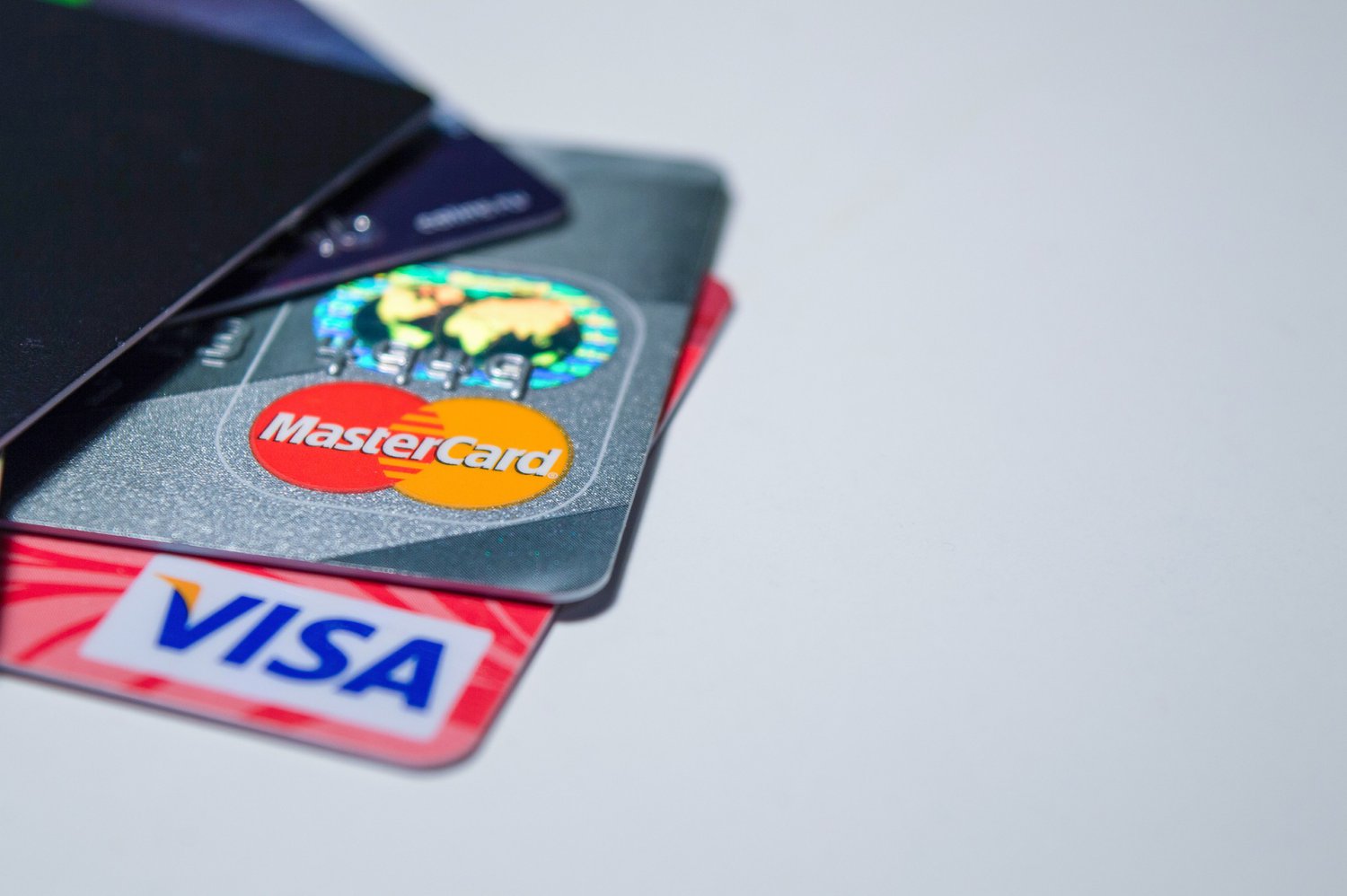 Visa и MasterCard могут уйти из России