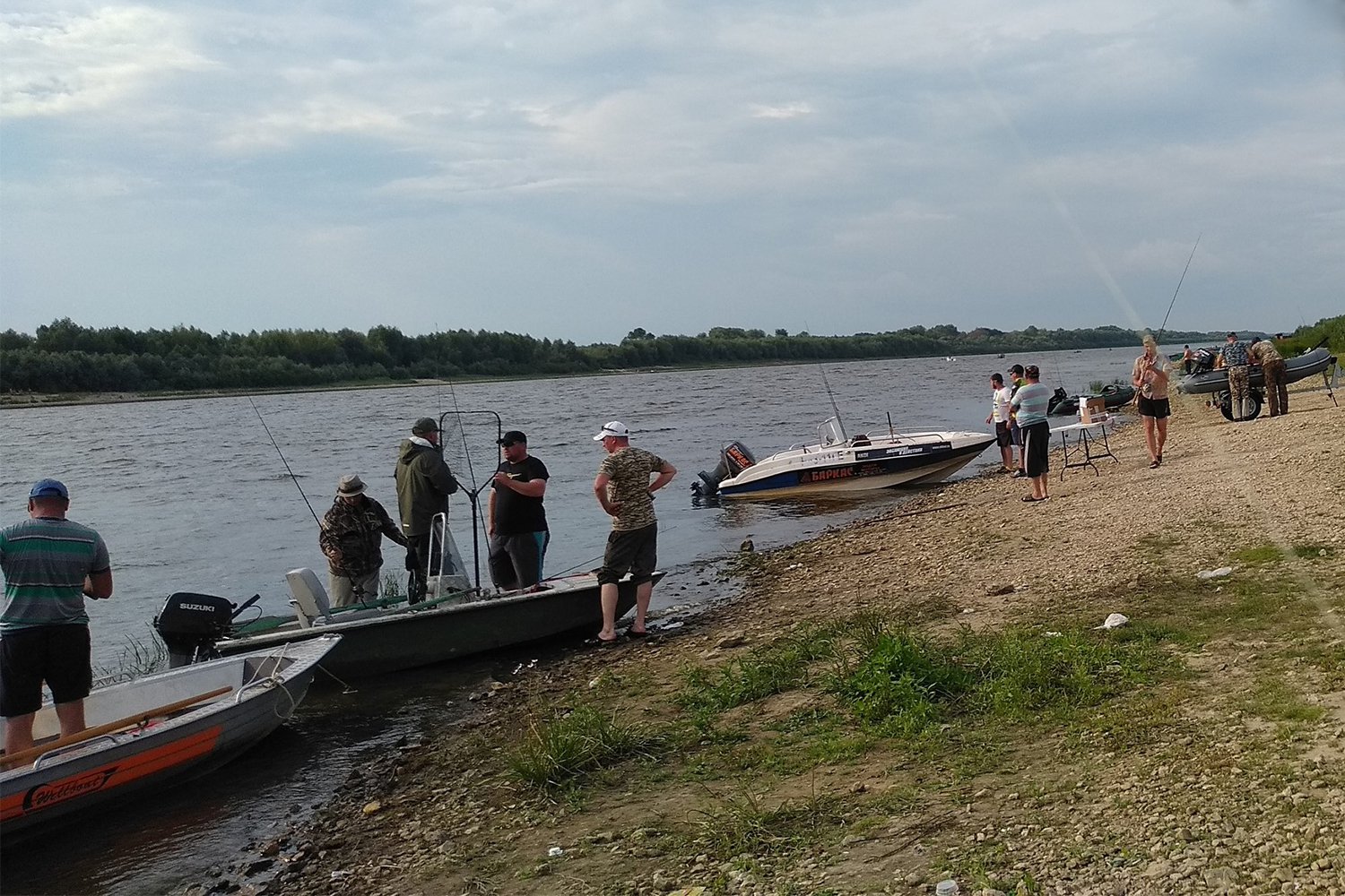 Соревнования по ловле спиннингом с лодок организовали в Шиморском