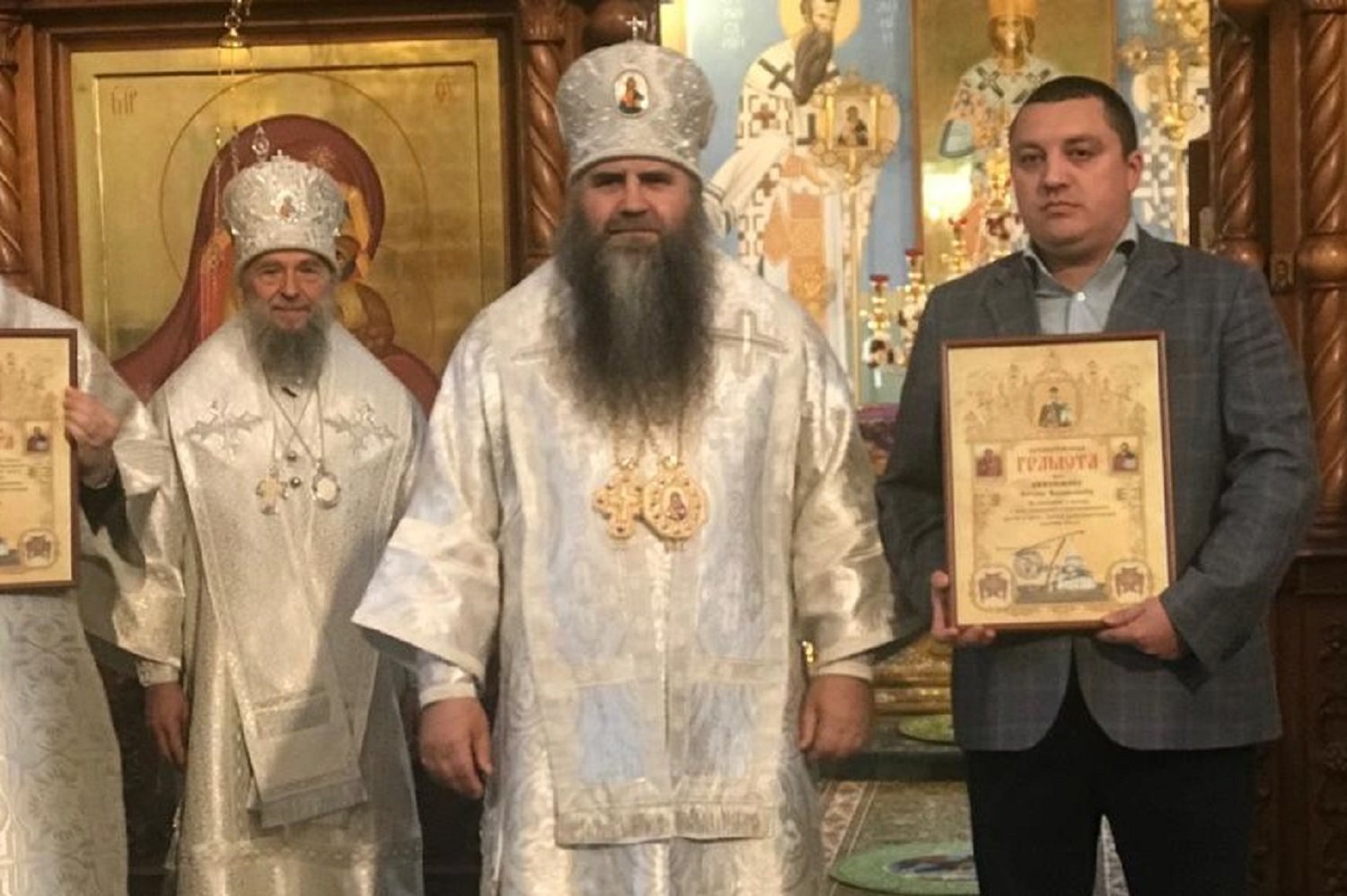 Антон Анисимов получил благодарственную грамоту от митрополита Георгия
