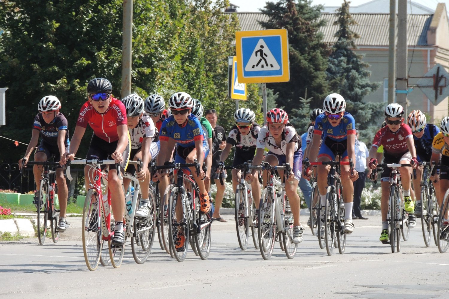 Велосипедисты Блохин и Романов выиграли девять золотых медалей