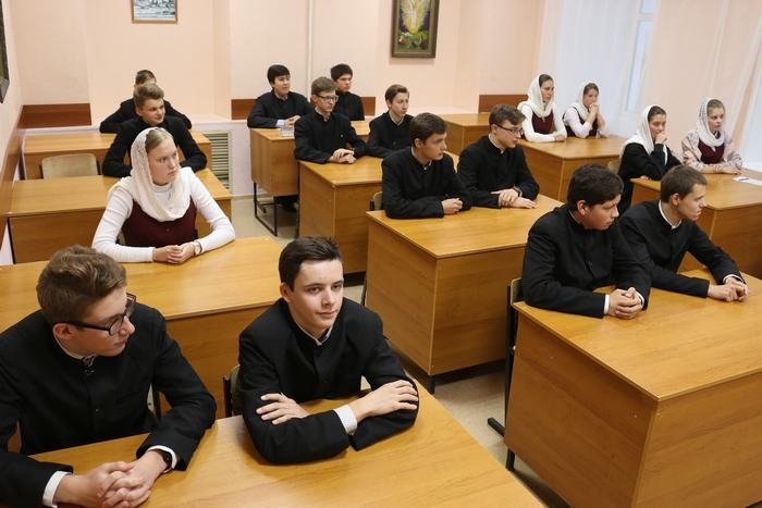 Епископ Варнава встретился со студентами православного училища