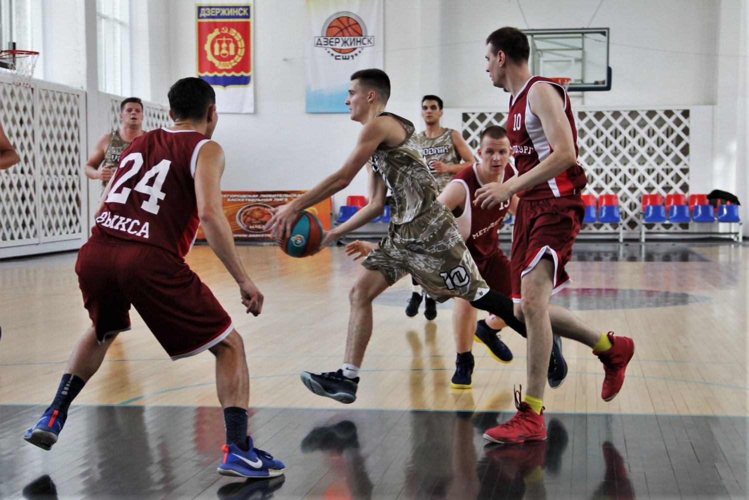Баскетболисты «Металлурга» впервые в новом сезоне сыграли дома