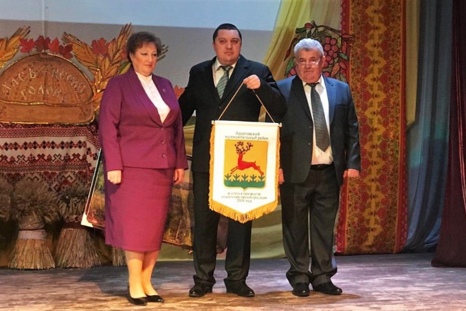 Директора агрофирмы «Металлург» Антона Анисимова наградили за развитие сельского хозяйства