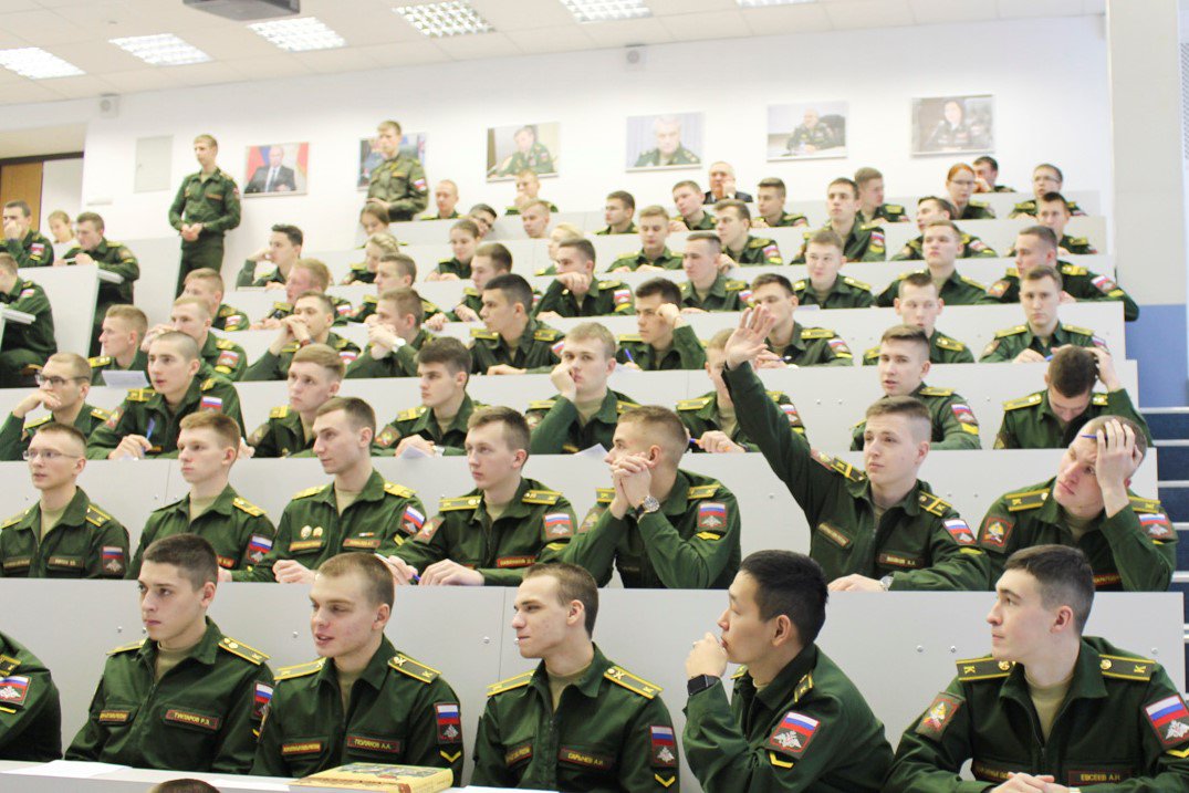 Объявлен набор в военные учебные заведения