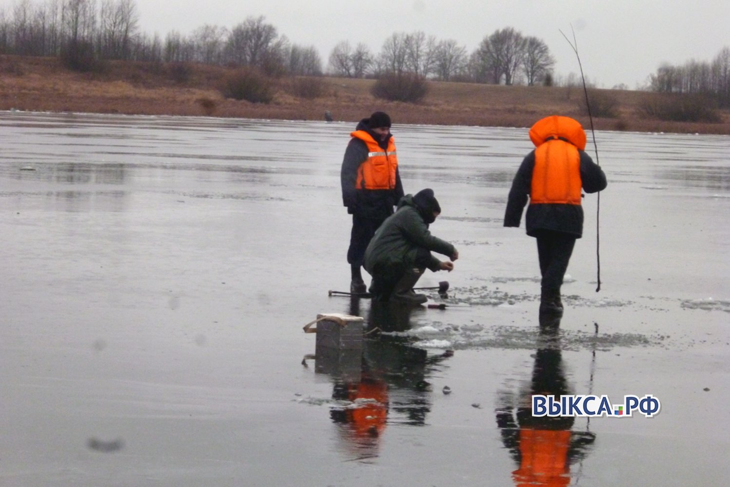 Рыбаков предостерегли от выхода на тонкий лёд