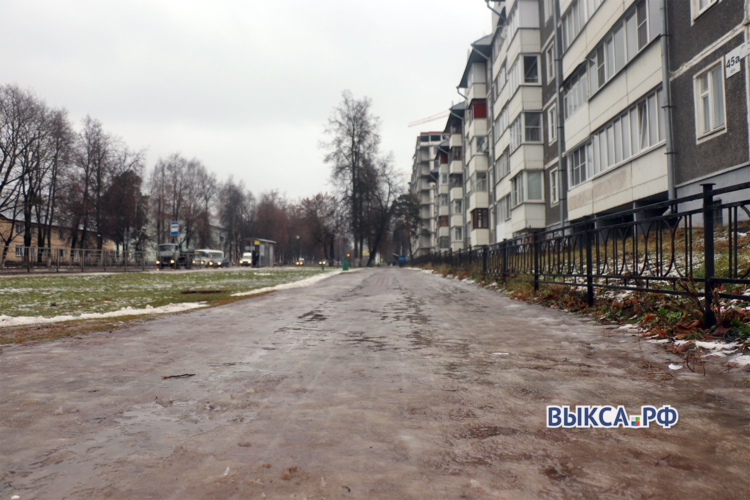 Почти 3 млн рублей потратят на уборку тротуаров в 2023 году