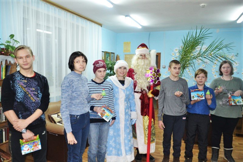 Дед Мороз поздравил с Новым годом детей-инвалидов