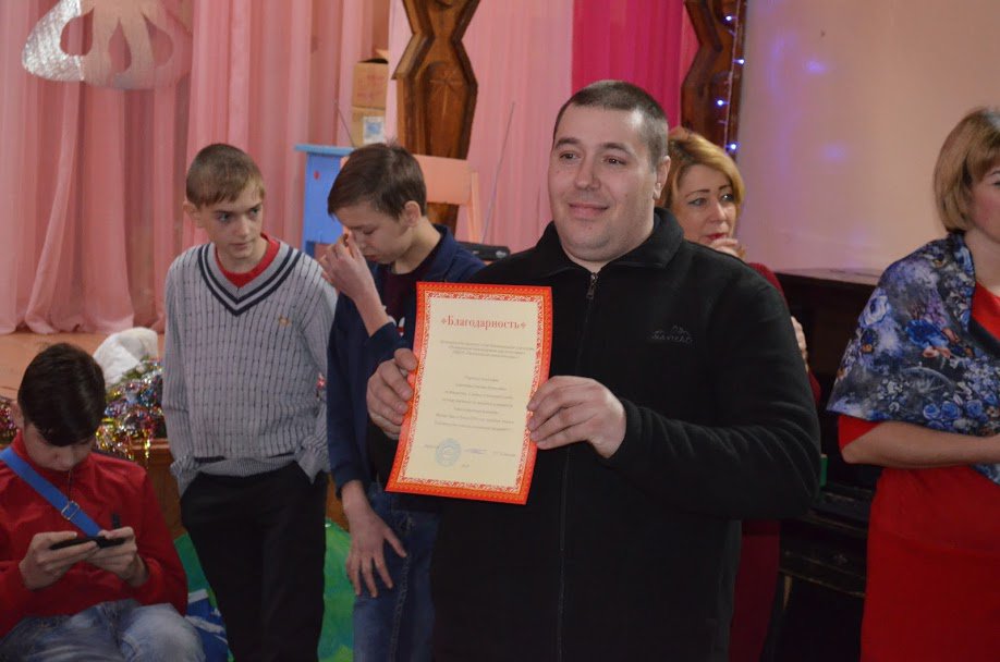 Дмитрий Порхачёв поздравил с праздниками родную школу-интернат в Починках