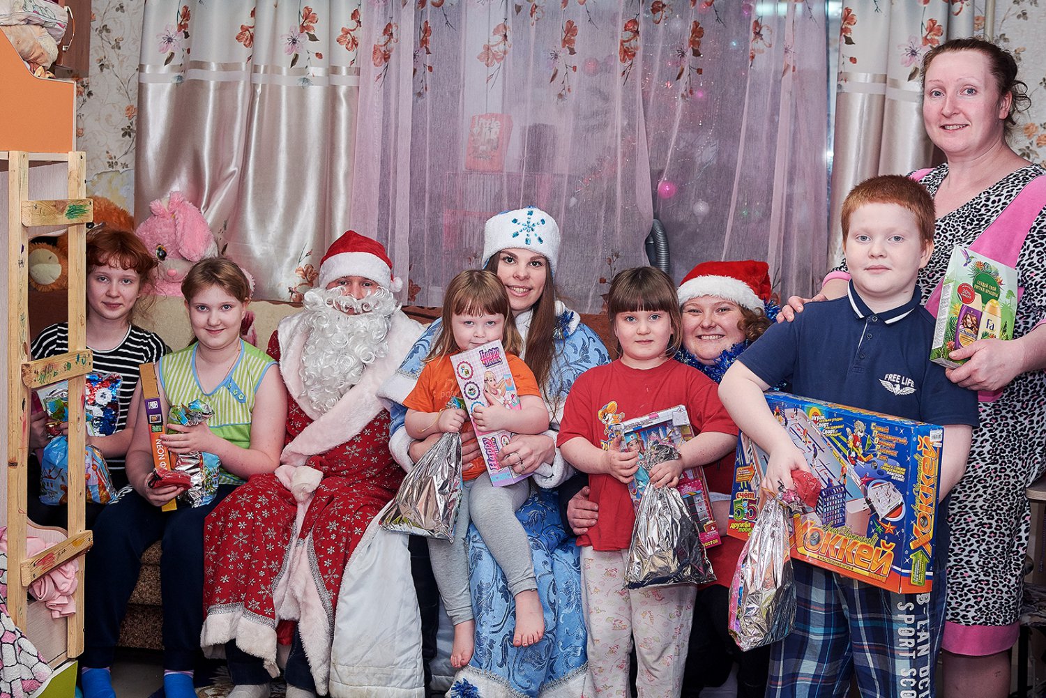 Выксунцы собрали на рождественские подарки для детей 127 тысяч рублей
