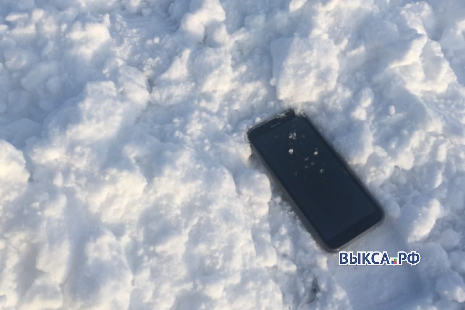 Выксунские школьники разыскали владелицу потерянного телефона