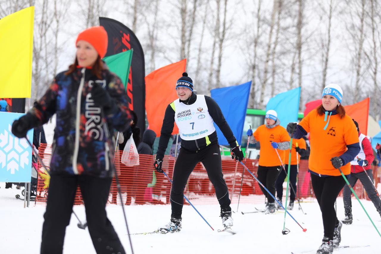 Более 150 выксунцев вышли на старт «Лыжни России»