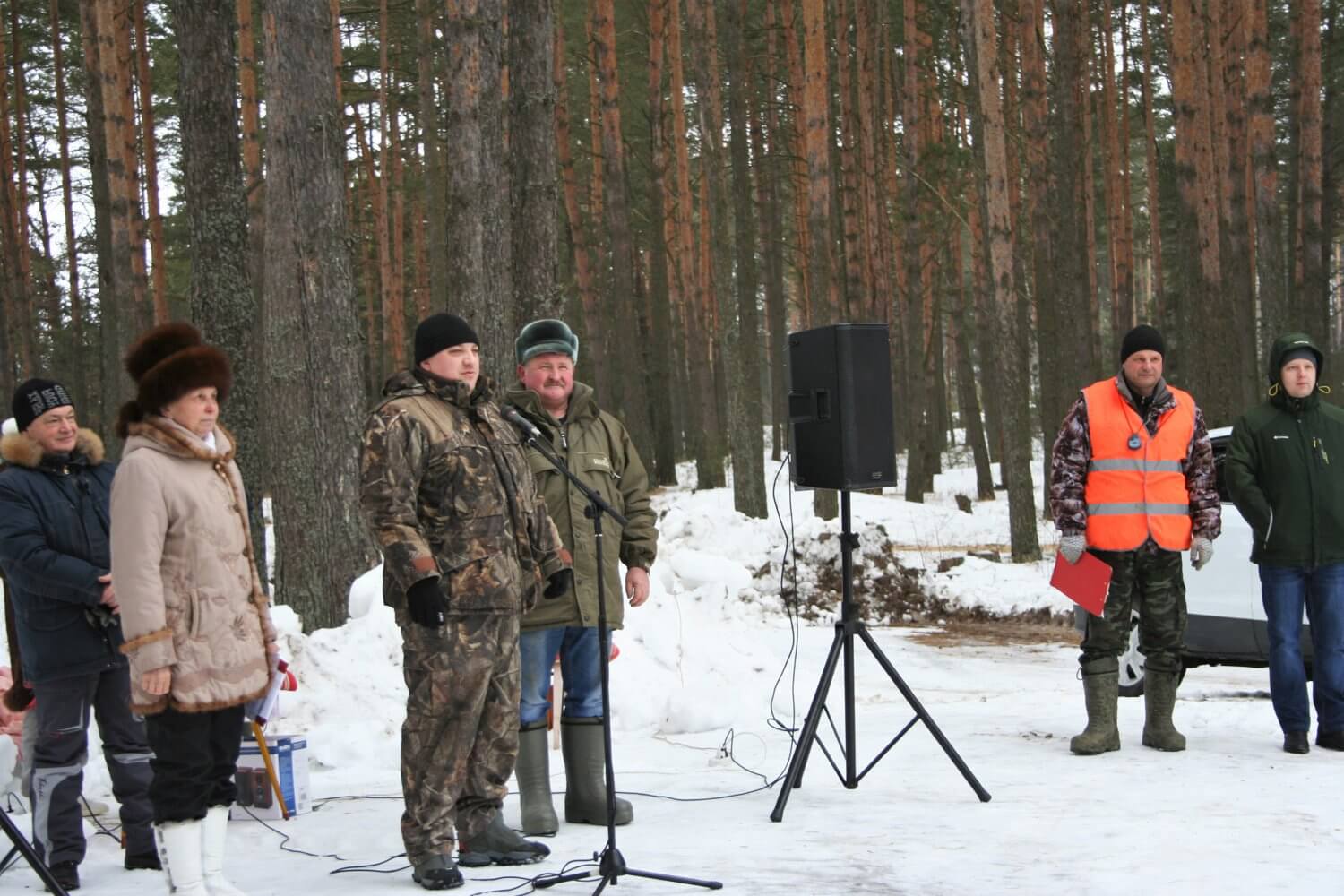 Депутат Антон Анисимов поздравил участников охотничьего биатлона
