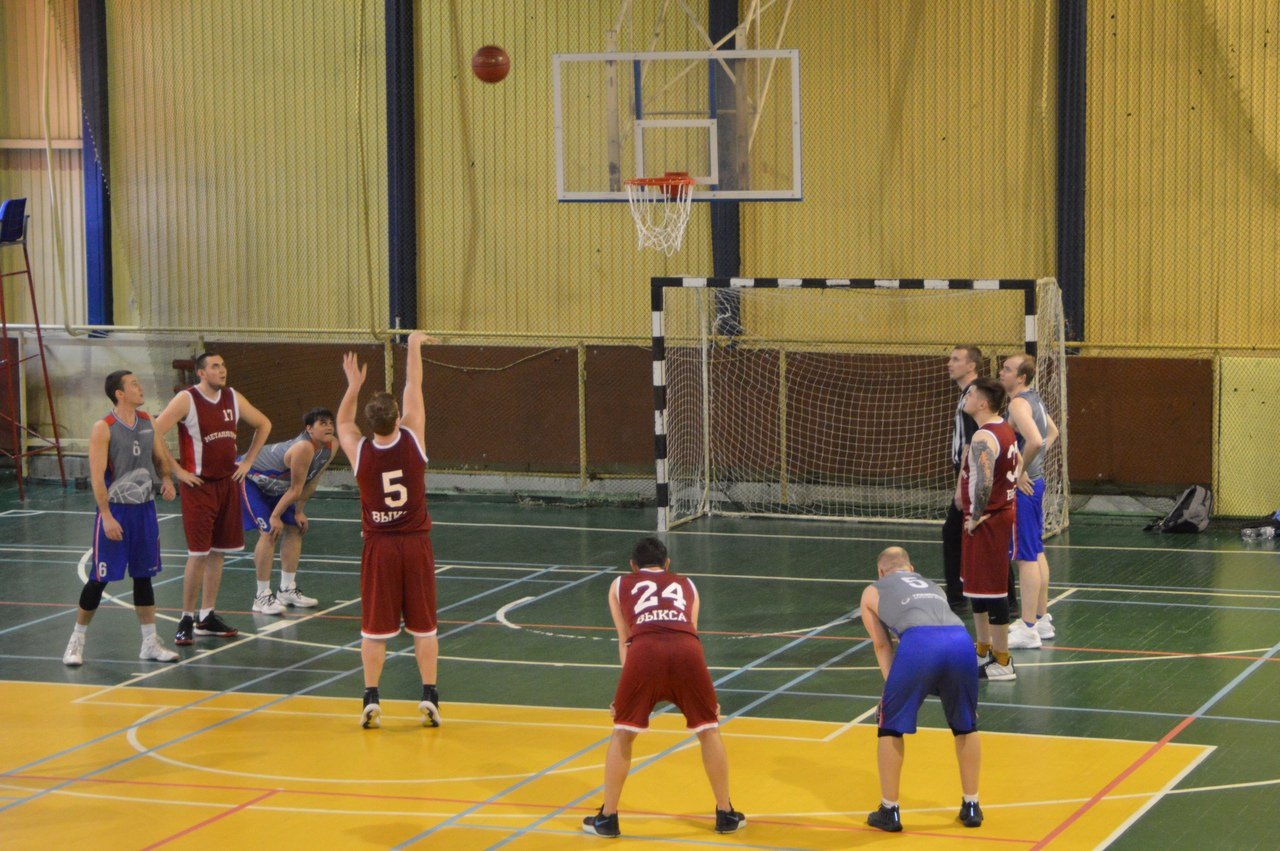 Баскетболисты «Металлурга» сыграют в чемпионате области