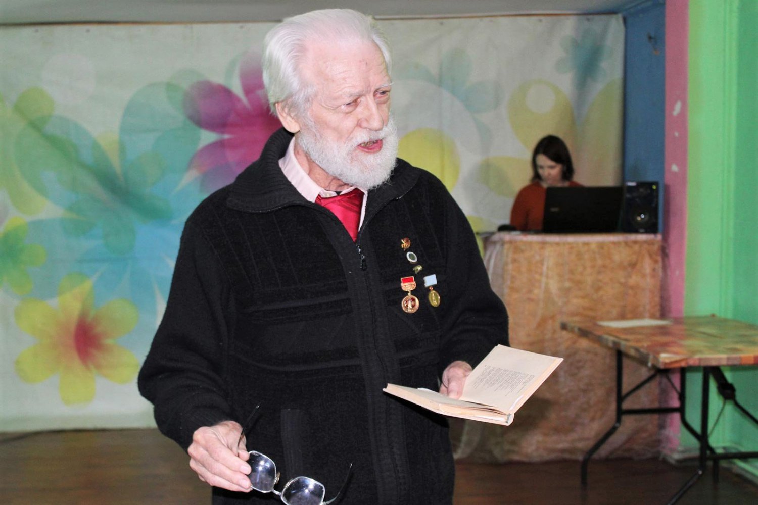 Умер педагог и поэт Эдуард Чернышов