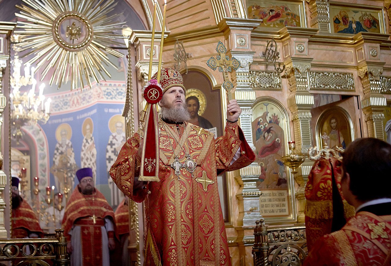Епископ Варнава возглавил череду пасхальных богослужений