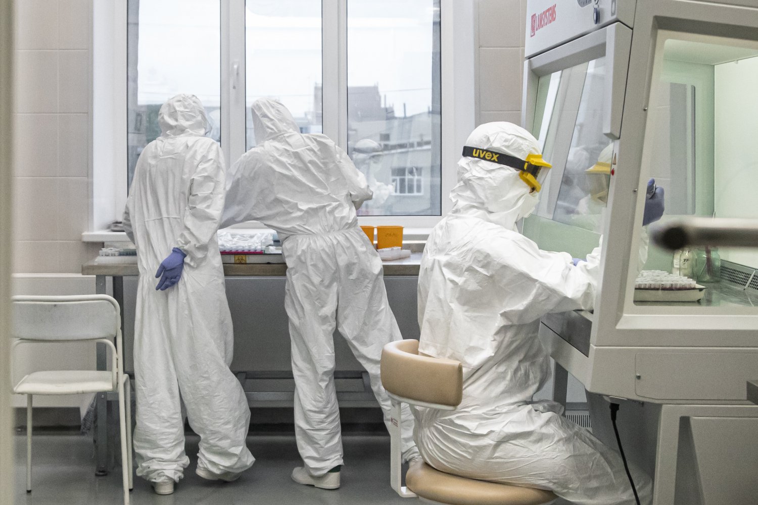 Впервые более 40 тысяч россиян заразились коронавирусом за сутки