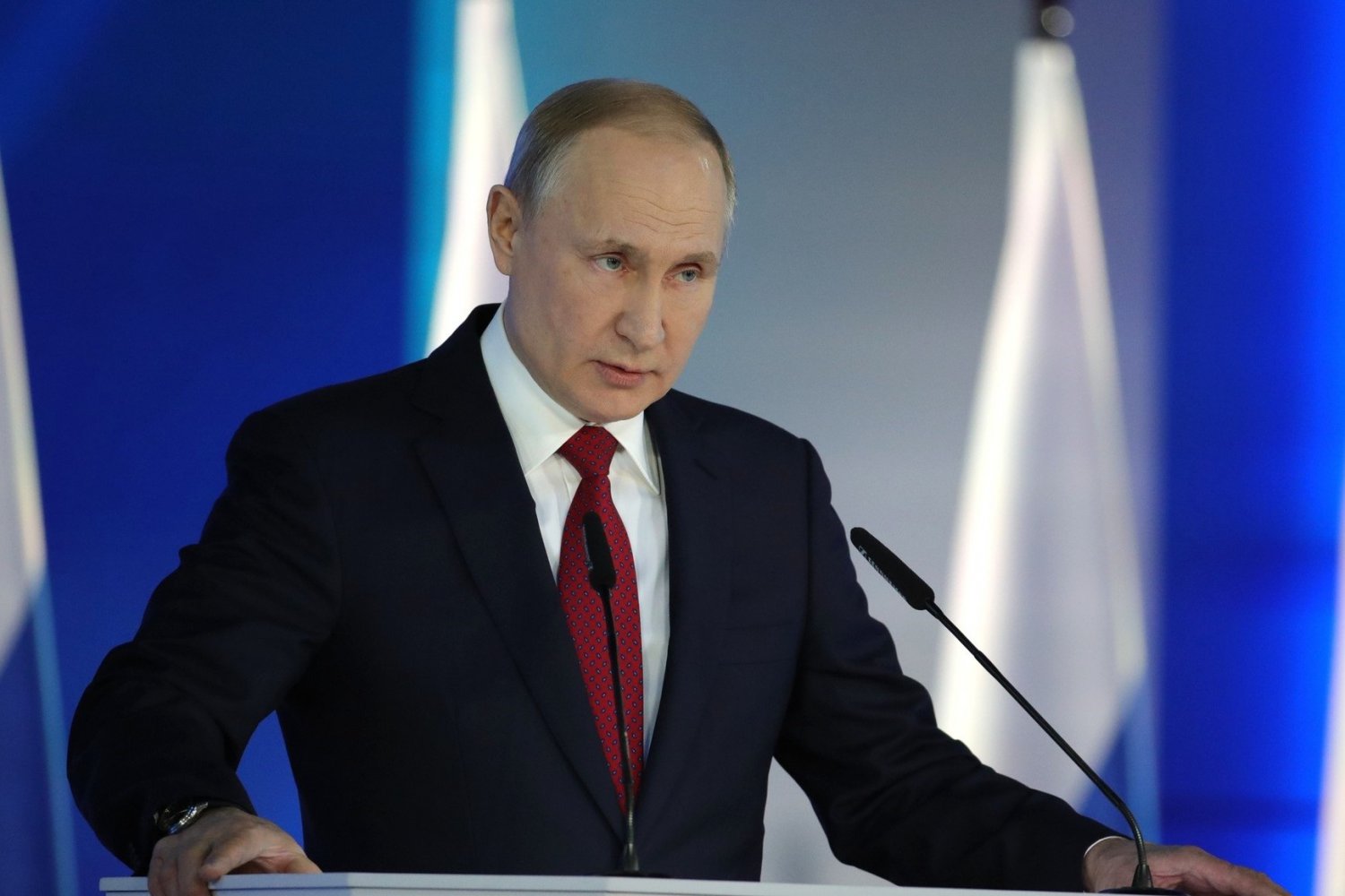 Путин заявил о возможности постепенно снимать коронавирусные меры