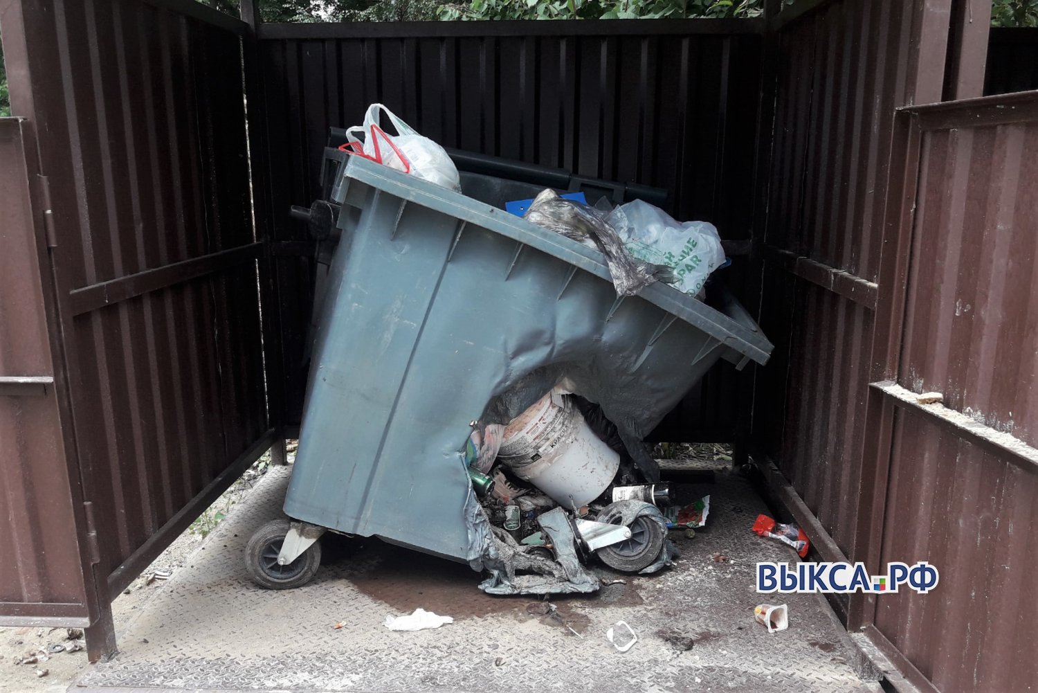 Серийные поджигатели мусорных контейнеров появились в Выксе