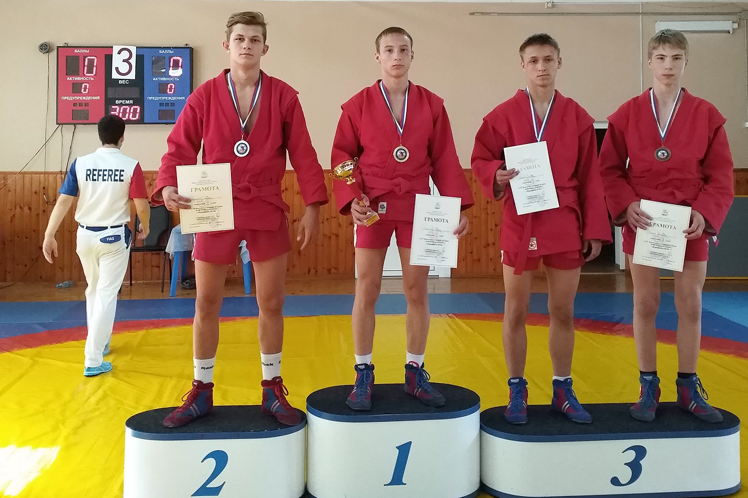 Девять медалей завоевали юные самбисты на всероссийском турнире