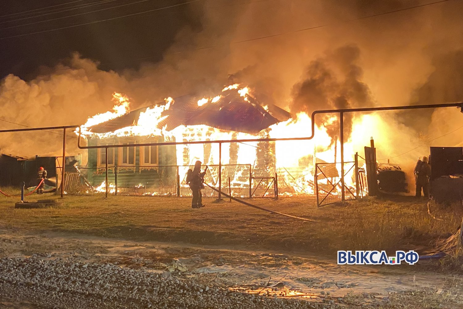 Два жилых дома сгорели в Досчатом