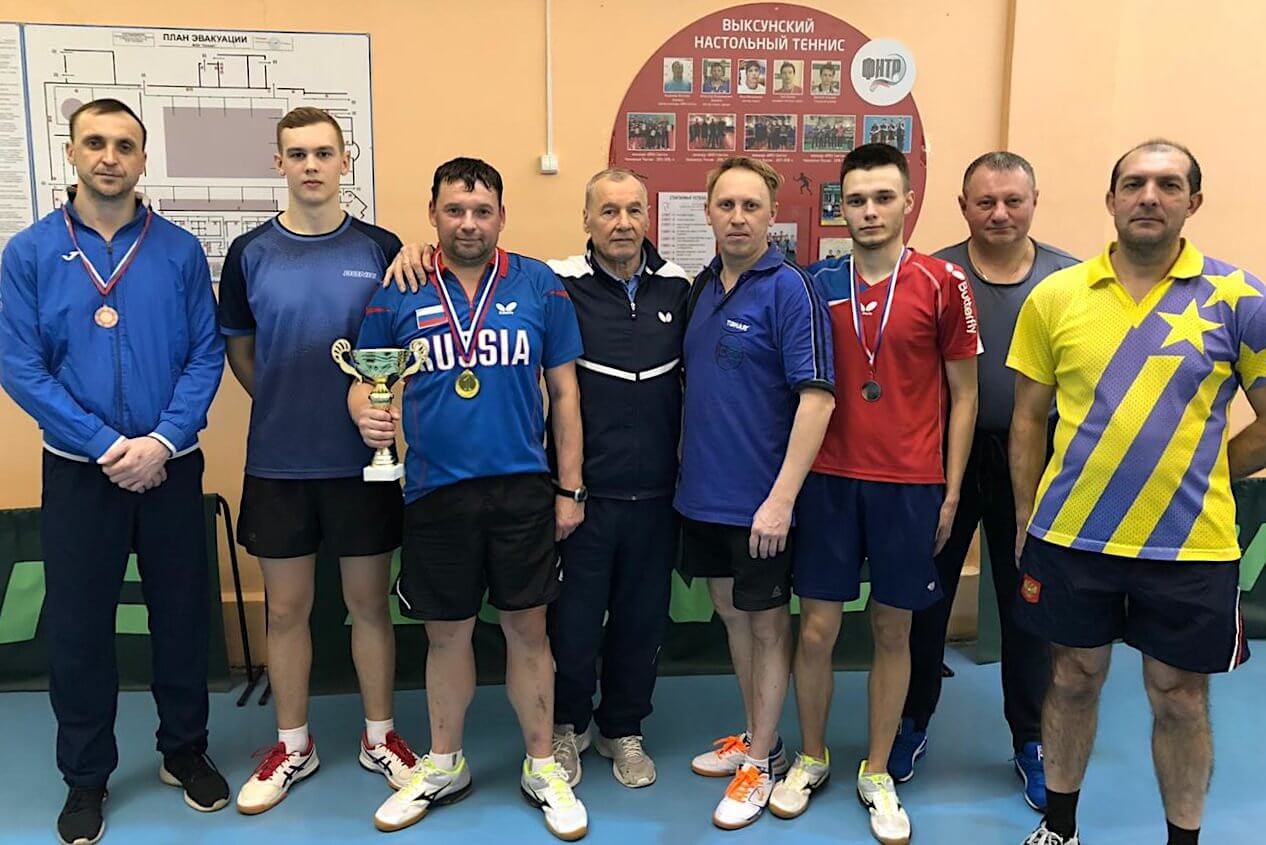 Александр Давыдов выиграл новогодний турнир по настольному теннису
