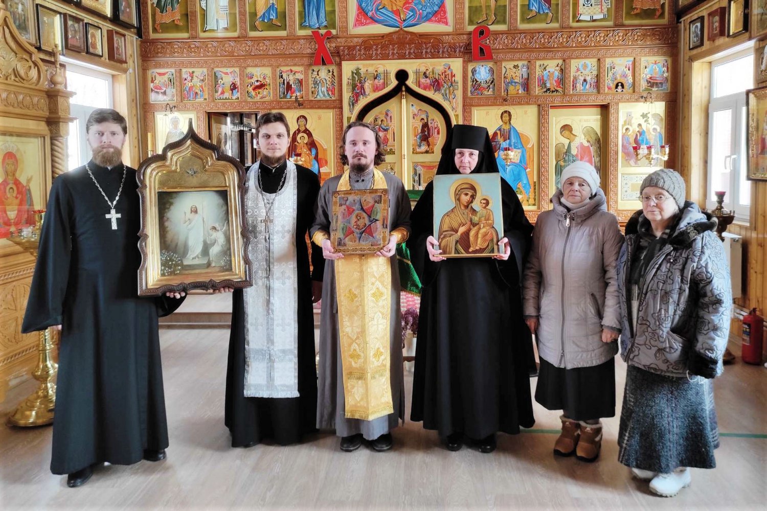 Старинные иконы вернулись в Иверский монастырь