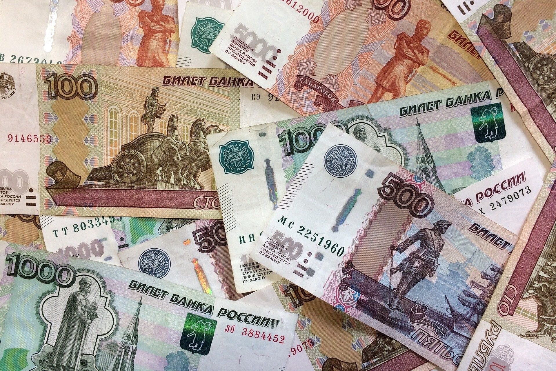 Минимальная зарплата россиян вырастет до 13,6 тысячи рублей