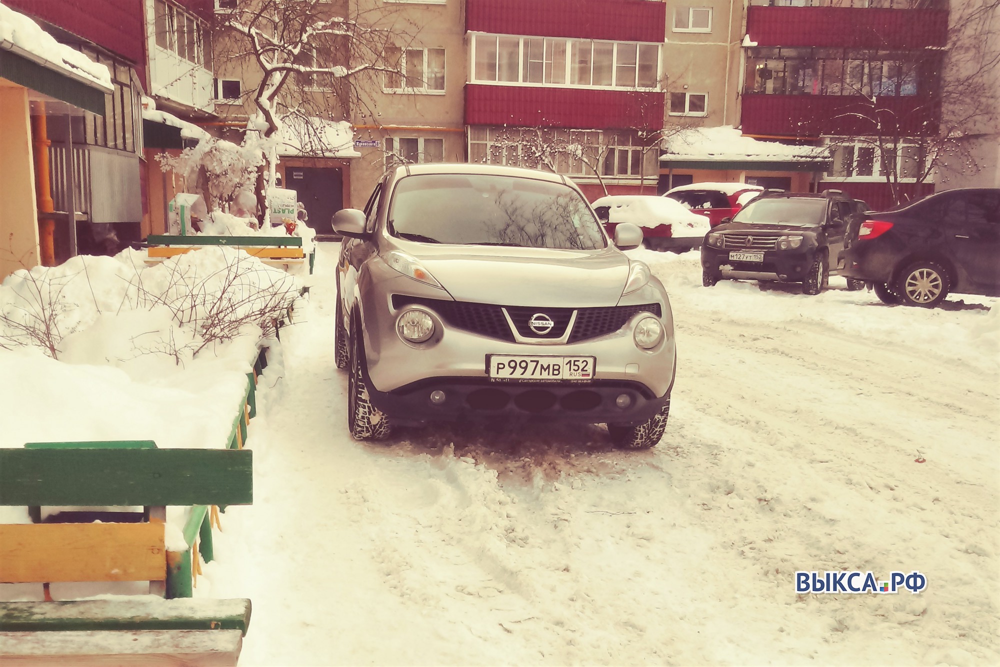 Жуковский автохам снова припарковался на тротуаре