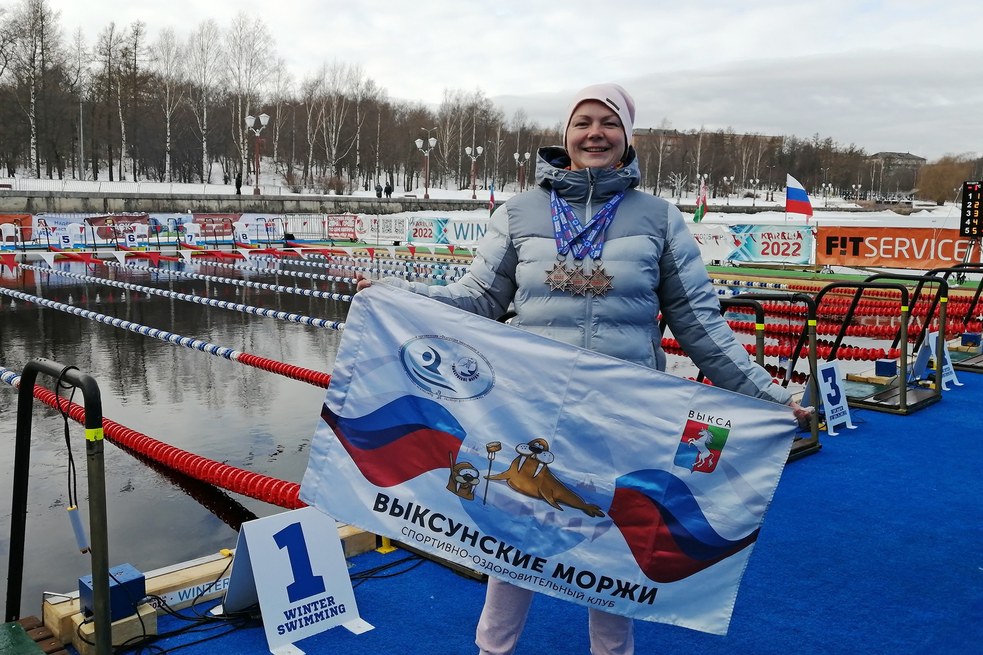 Наталья Костина завоевала три бронзы на международных соревнованиях по зимнему плаванию ?