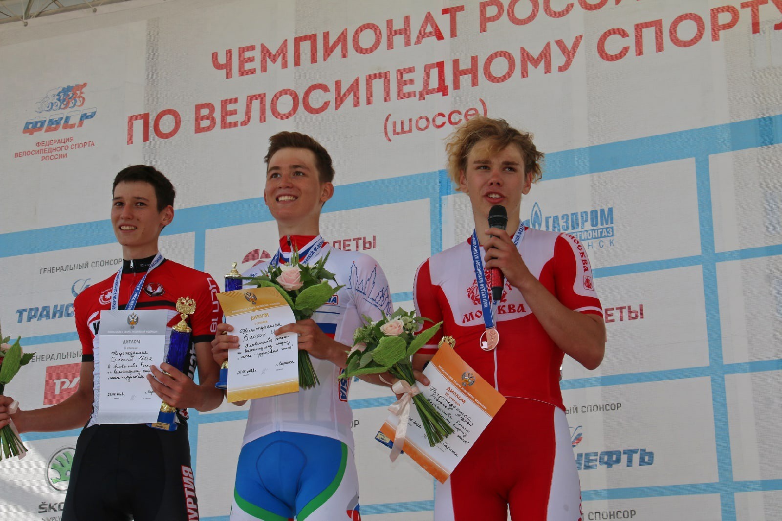Блохин и Романов завоевали золото и бронзу первенства России по велоспорту