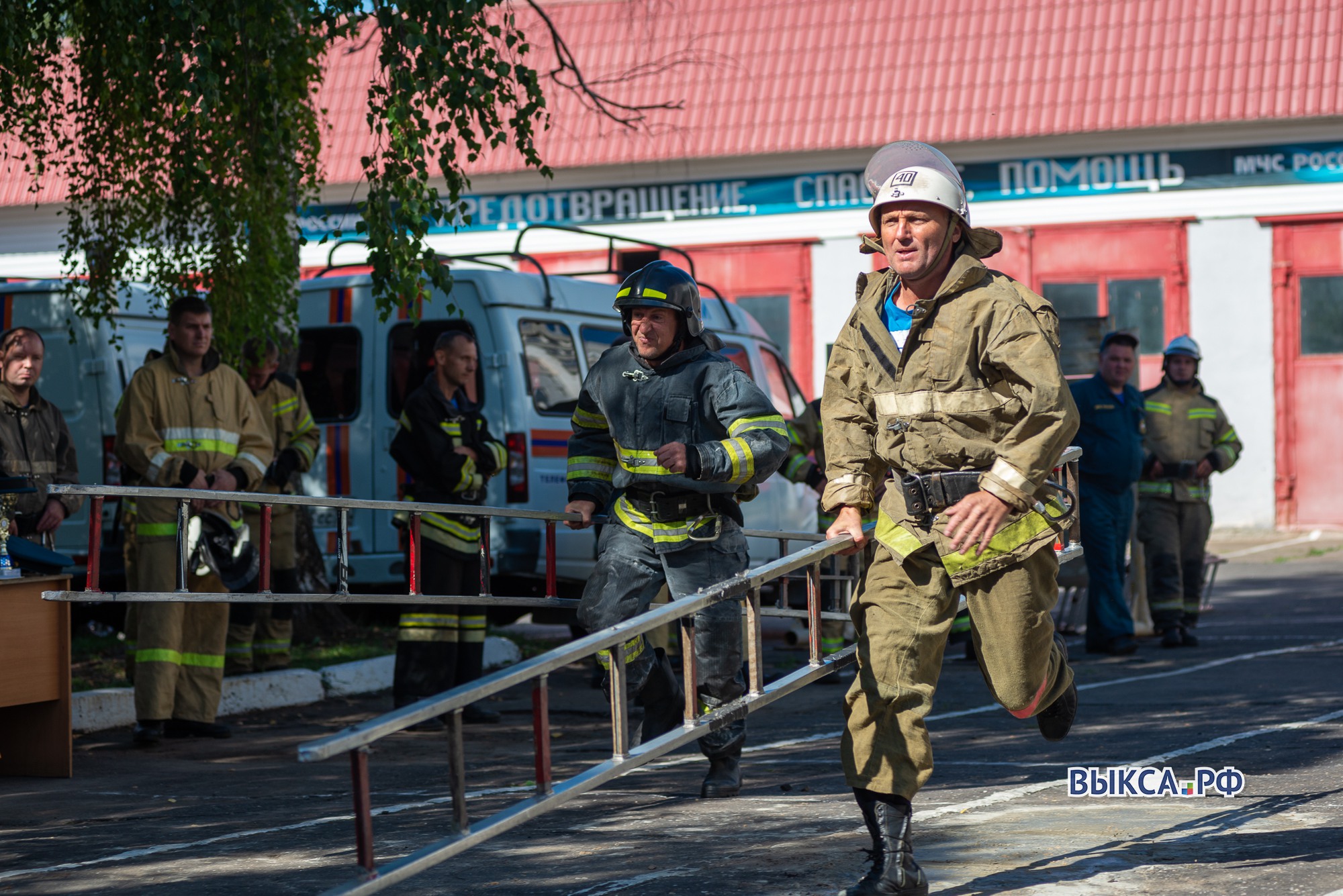 Забраться в башню, потушить огонь и спасти пострадавшего 📸