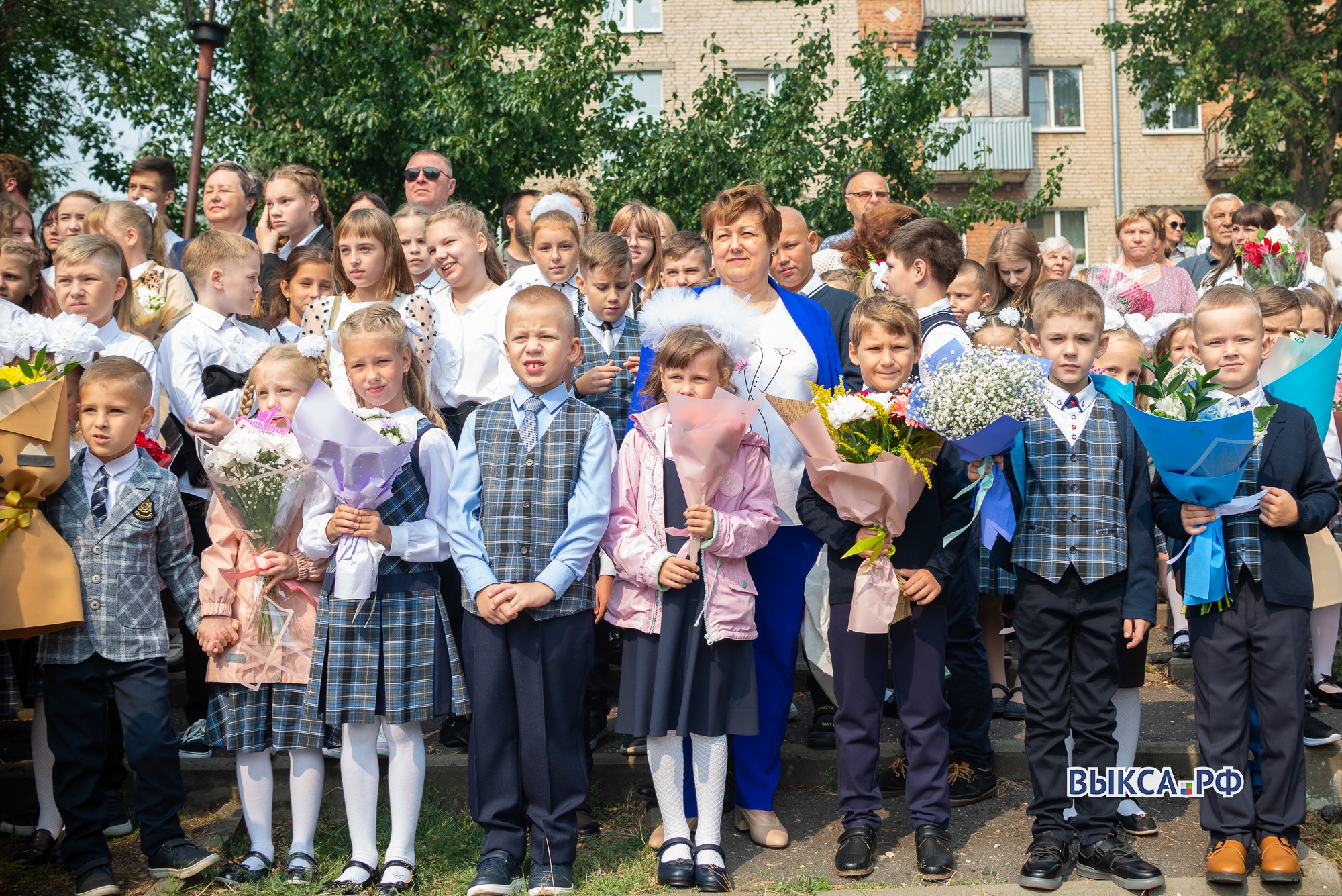 В Выксе впервые сели за парты около тысячи первоклассников 📸